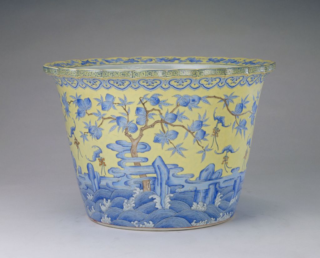 图片[1]-Pale yellow ground pastel sea water river cliff peach bat pattern flower pot-China Archive